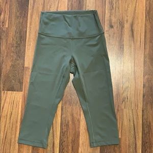 Olive green Lululemon Crop leggings size 6